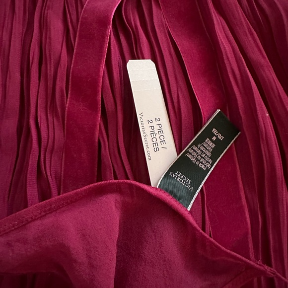 Victoria secret lingerie - Picture 2 of 3